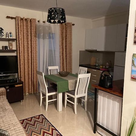 Rori'S Apartment Qerret غوليم المظهر الخارجي الصورة