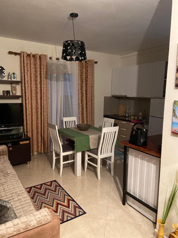 Rori'S Apartment Qerret غوليم المظهر الخارجي الصورة
